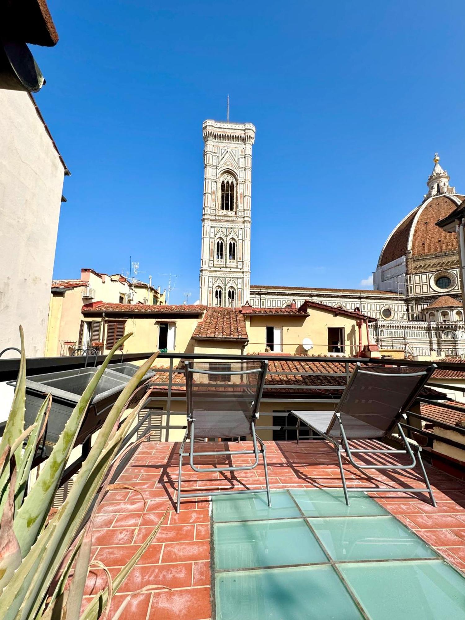 フィレンツェDuomo Flatsアパートメント エクステリア 写真